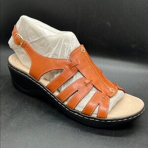 NEW Clarks Lexi Marigold Women's Tan Leather Slingback Wedge Sandal Size 9